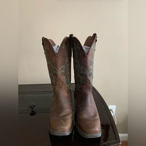Justin cowboy boots 8